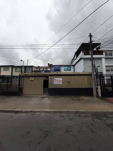 Casa en arriendo Cundinamarca Bogotá Alcázares Norte 357 m2 Habitaciones 8 Baños 5 Garajes 5 Precio $6500000