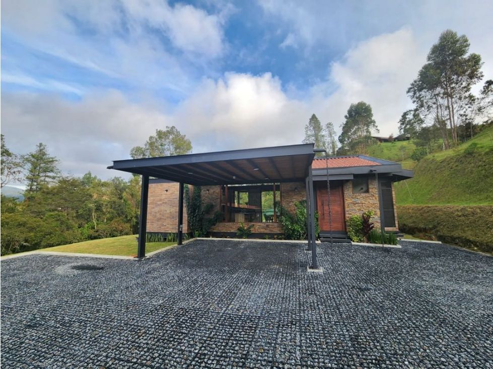 Casa en arriendo Antioquia El Retiro El Retiro 200 m2 Habitaciones 3 Baños 4 Garajes 2 Precio $10000000