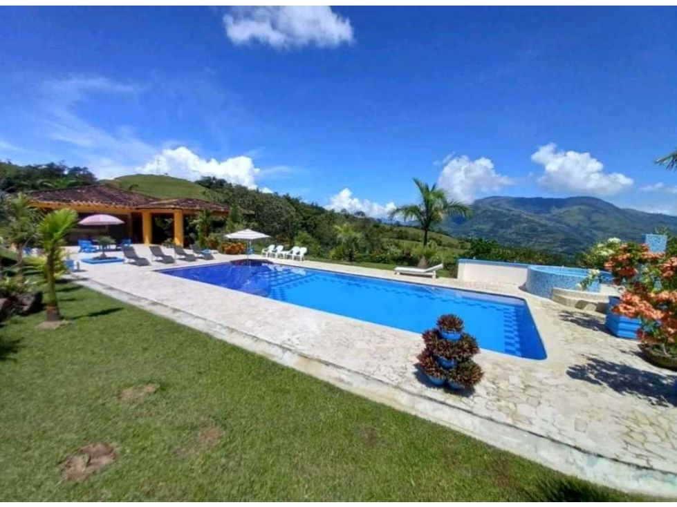 Finca en venta Antioquia Venecia Venecia 700 m2 Habitaciones 4 Baños 5 Garajes 0 Precio $1980000000