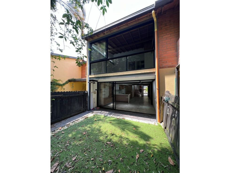 Casa en venta Antioquia Envigado Loma Del Barro 160 m2 Habitaciones 3 Baños 3 Garajes 2 Precio $910000000