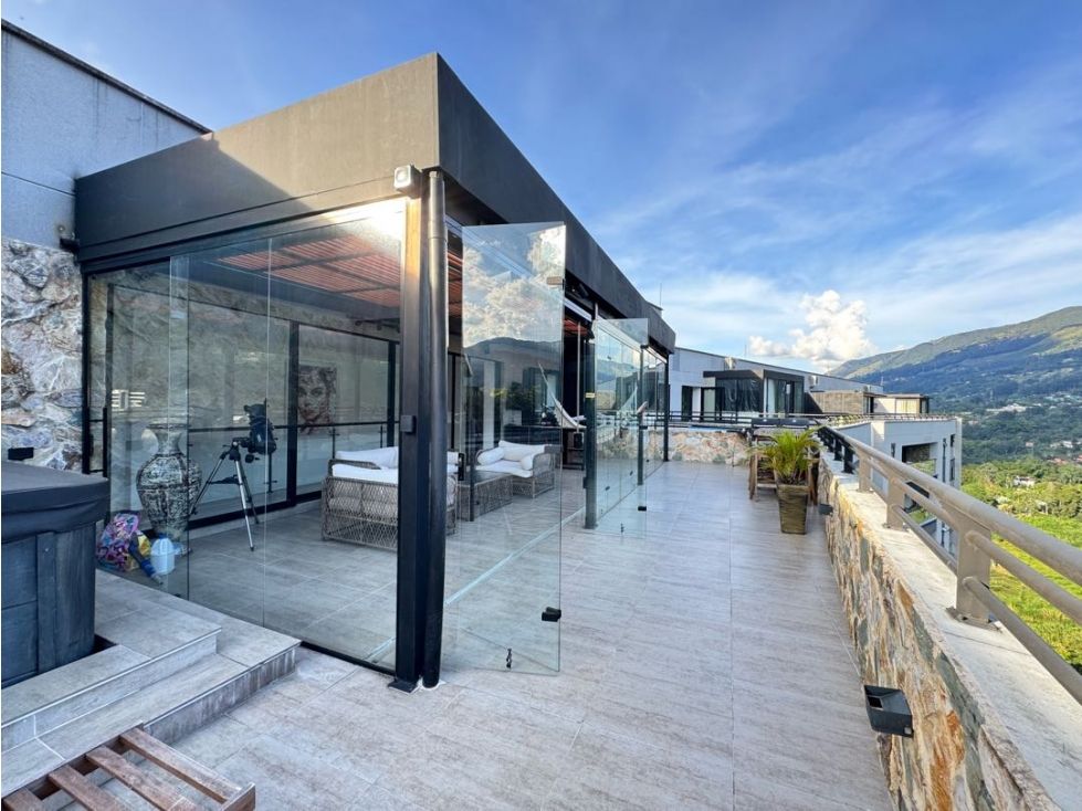 Apartamento en venta Antioquia Envigado El Chinguí 180 m2 Habitaciones 4 Baños 4 Garajes 2 Precio $2100000000