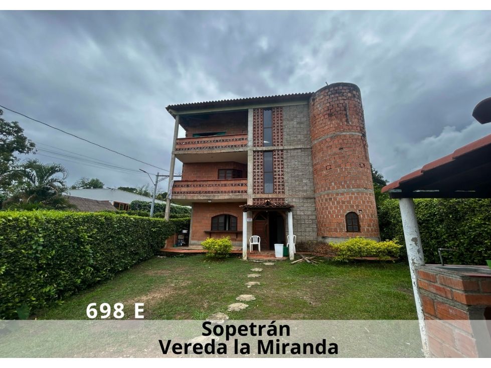 Finca en venta Antioquia Sopetrán Sopetran 284 m2 Habitaciones 8 Baños 3 Garajes 5 Precio $900000000