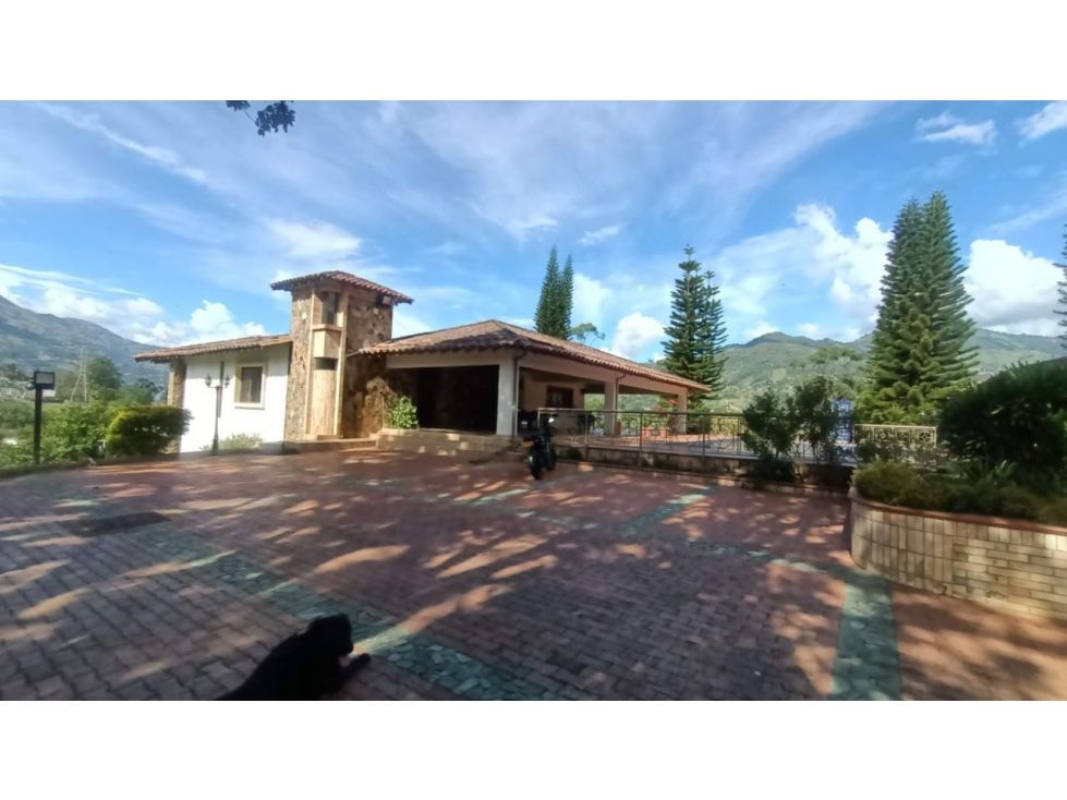 Finca en venta Antioquia Copacabana Copacabana 600 m2 Habitaciones 6 Baños 7 Garajes 8 Precio $4500000000