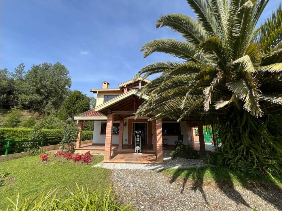 Finca en venta Antioquia Guarne Guarne 240 m2 Habitaciones 3 Baños 3 Garajes 6 Precio $1600000000