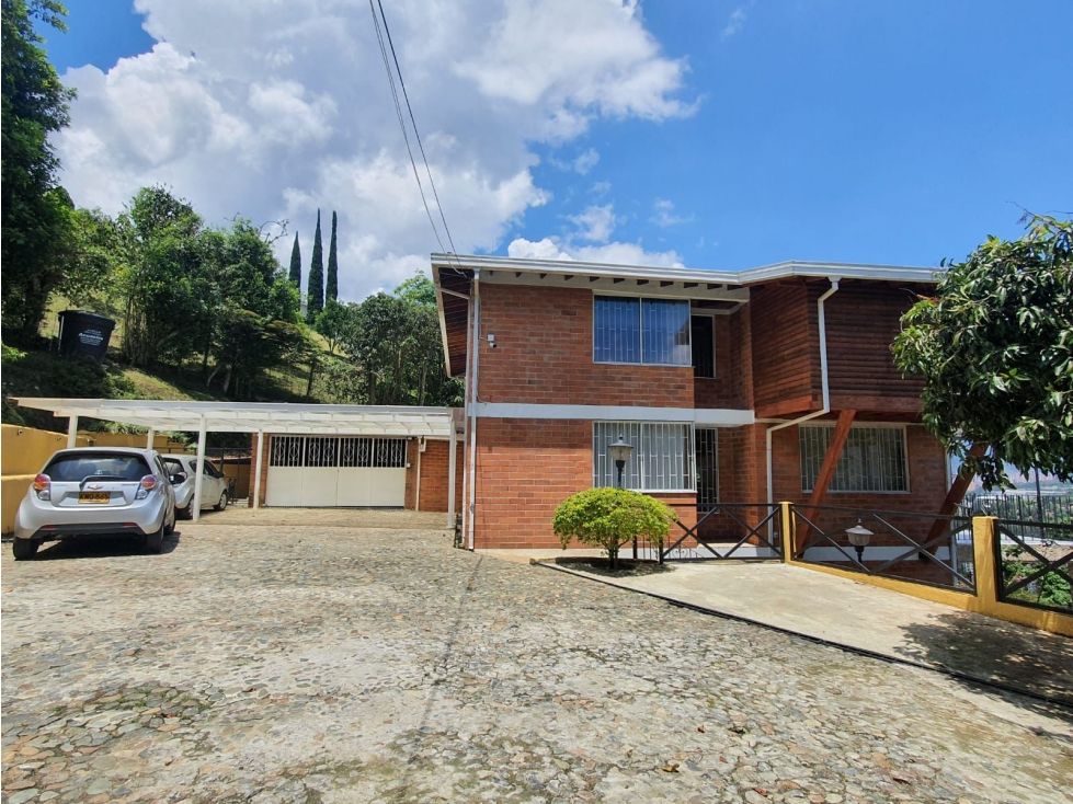 Finca en arriendo o venta Antioquia Copacabana Copacabana 350 m2 Habitaciones 4 Baños 3 Garajes 12 Precio venta $1200000000 Precio arriendo $6150000