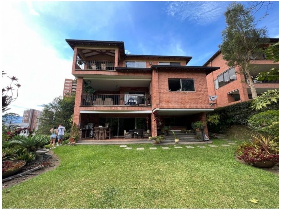 Casa en venta Antioquia Medellín La Castellana 440 m2 Habitaciones 4 Baños 5 Garajes 4 Precio $2900000000