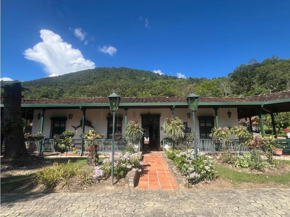 Finca en venta Antioquia Fredonia Fredonia 745 m2 Habitaciones 7 Baños 4 Garajes 7 Precio $6000000000
