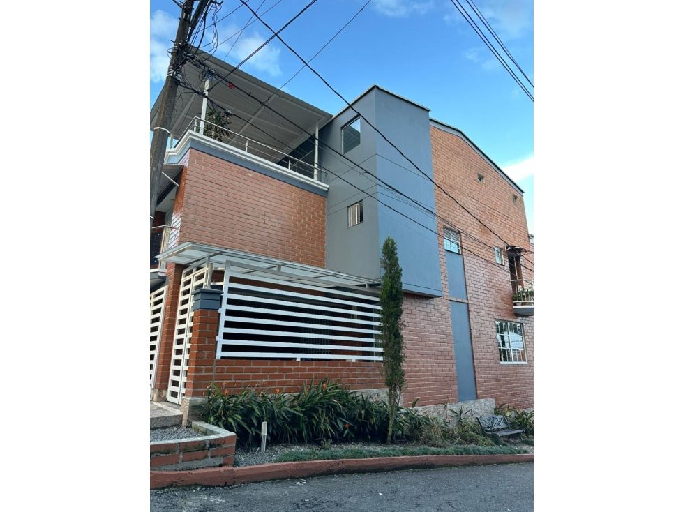 Casa en venta Antioquia La Estrella La Estrella 165 m2 Habitaciones 4 Baños 4 Garajes 2 Precio $670000000