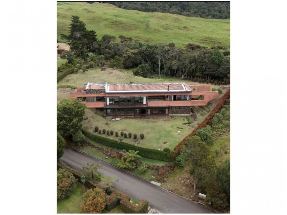 Casa Campestre en venta Antioquia Medellín Las Palmas 400 m2 Habitaciones 4 Baños 7 Garajes 15 Precio $4200000000