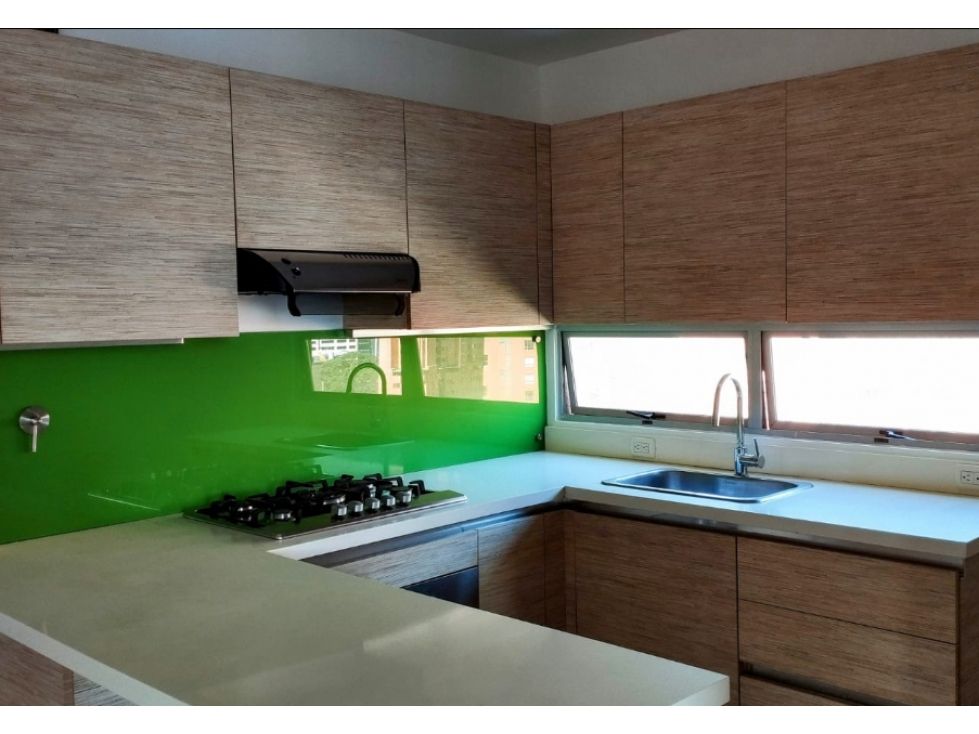 Apartaestudio en venta Antioquia Medellín Altos Del Poblado 94 m2 Habitaciones 1 Baños 2 Garajes 2 Precio $880000000