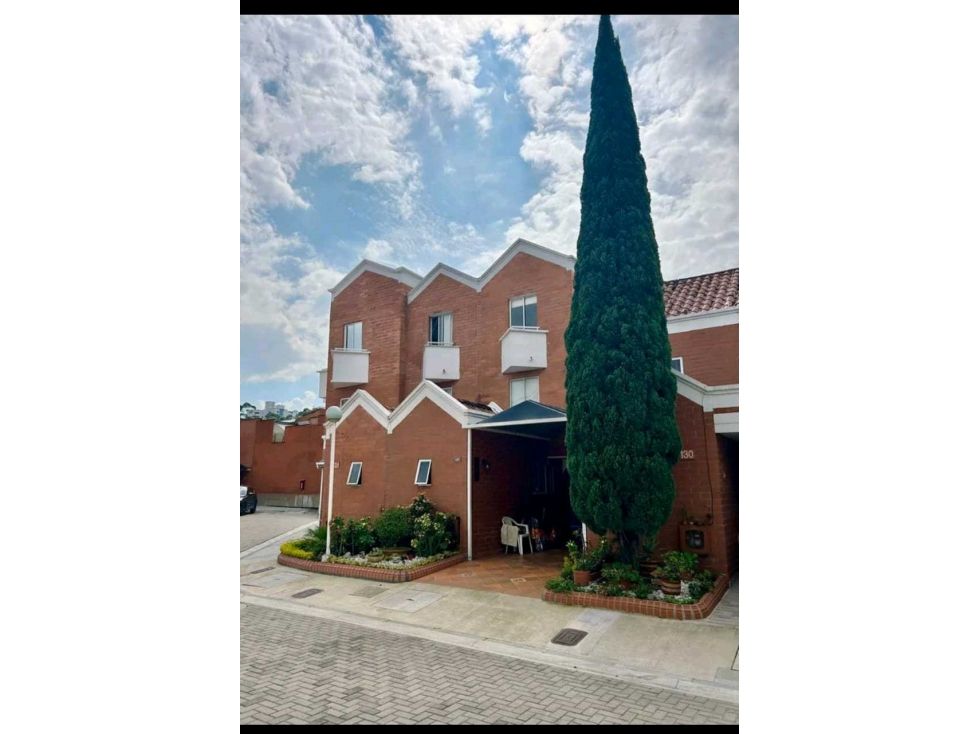 Casa en venta Antioquia Medellín Santa Fe 110 m2 Habitaciones 3 Baños 3 Garajes 2 Precio $810000000