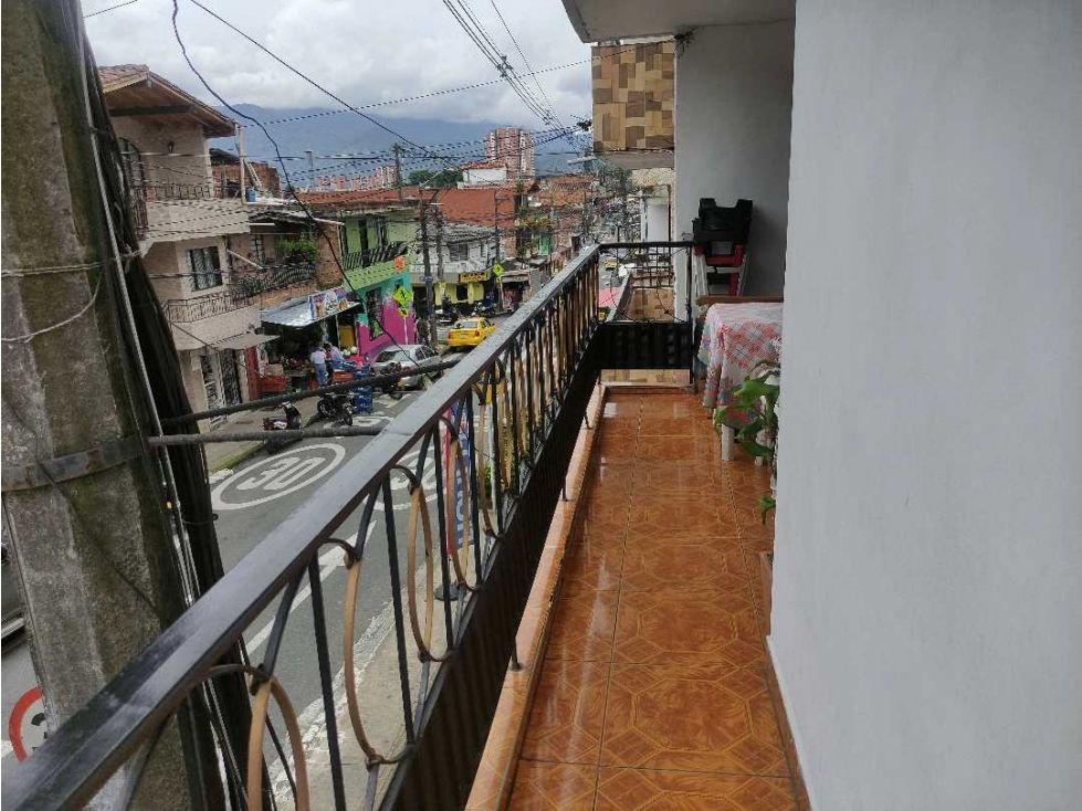 Casa en venta Antioquia Itagüí Itagüí 96 m2 Habitaciones 5 Baños 2 Garajes 0 Precio $430000000