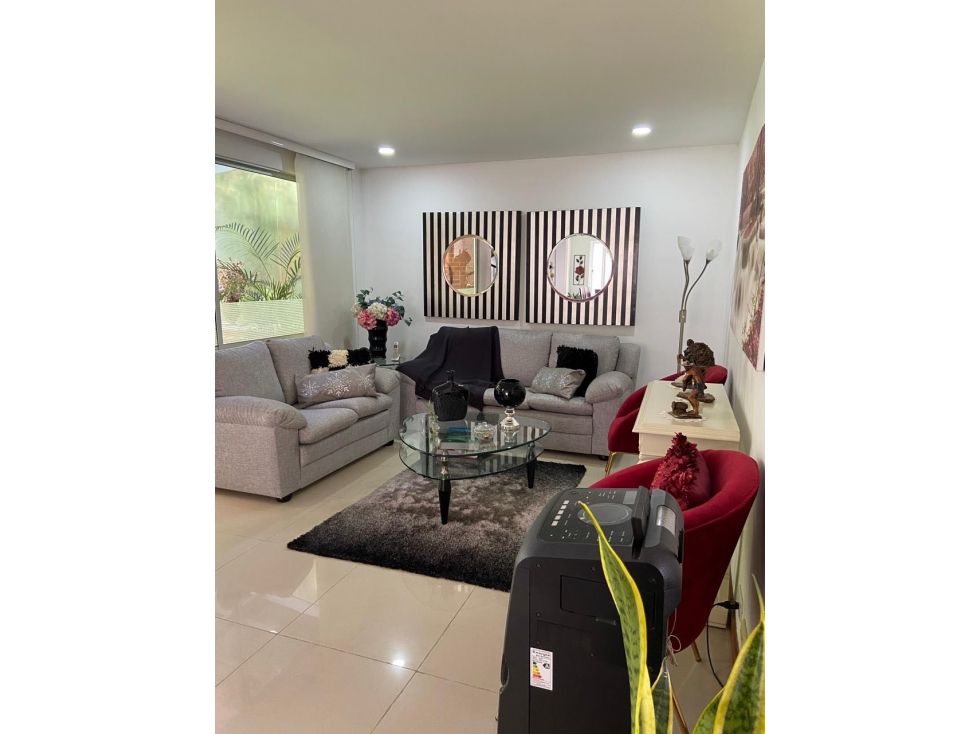 Casa en venta Antioquia Envigado Zúñiga 220 m2 Habitaciones 3 Baños 4 Garajes 2 Precio $1730000000
