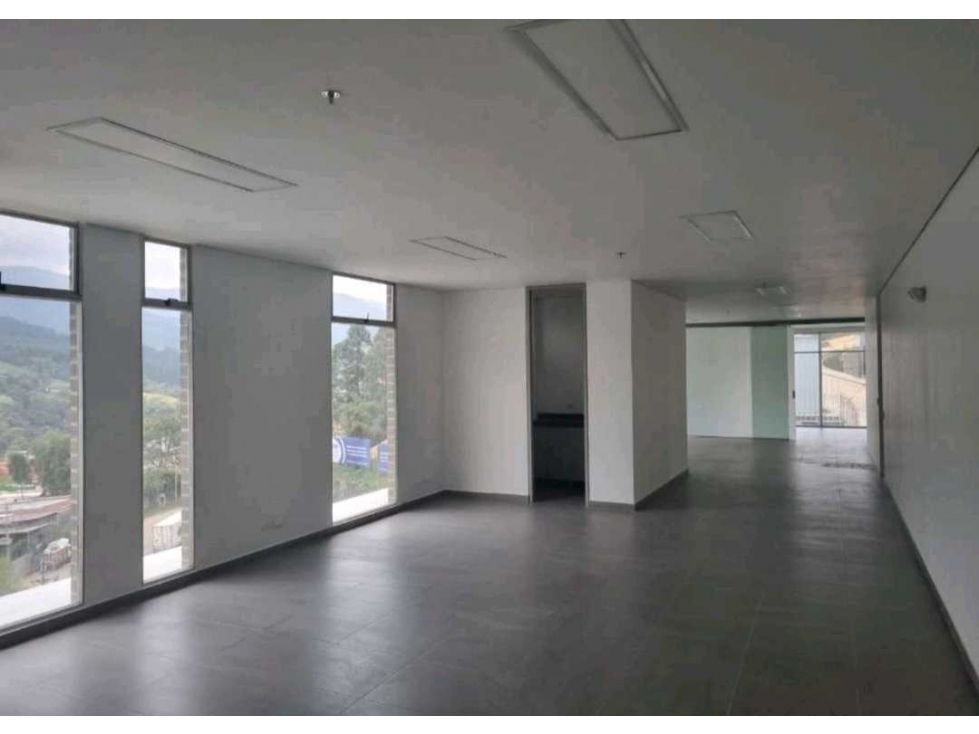 Oficina en arriendo Antioquia Caldas Caldas 187 m2 Habitaciones 0 Baños 1 Garajes 0 Precio $9380000