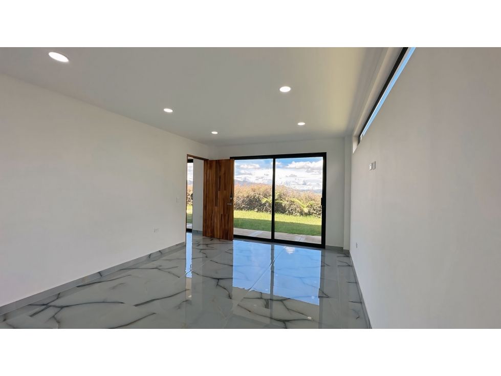 Casa en venta Antioquia Guarne Guarne 600 m2 Habitaciones 4 Baños 5 Garajes 4 Precio $2500000000