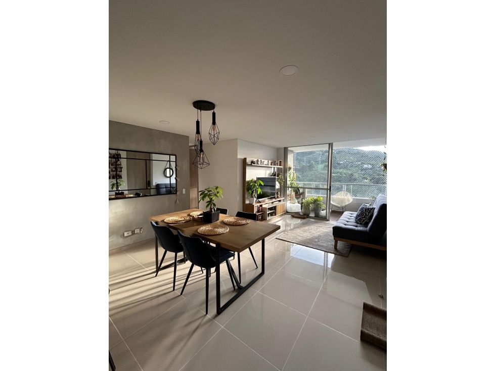 Apartamento en venta Antioquia Envigado El Salado 81 m2 Habitaciones 3 Baños 2 Garajes 2 Precio $685000000