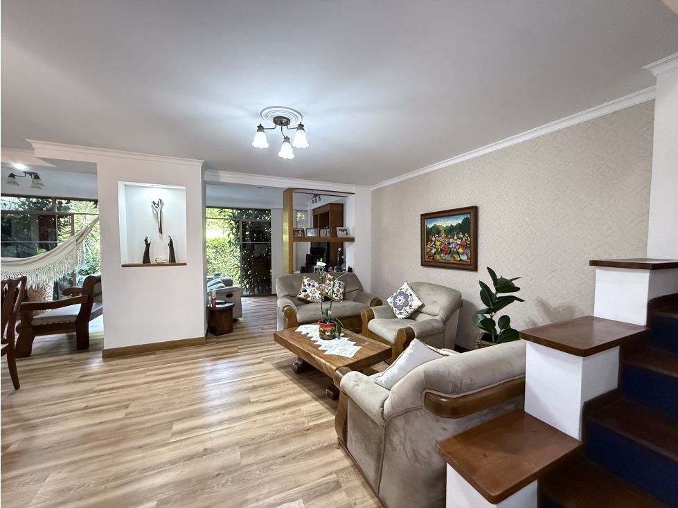 Casa en venta Antioquia Envigado La Inmaculada 210 m2 Habitaciones 4 Baños 4 Garajes 3 Precio $1400000000