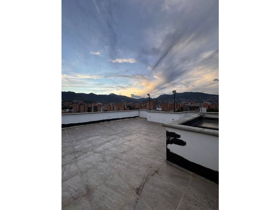 Casa en venta Antioquia Medellín Rosales 200 m2 Habitaciones 3 Baños 5 Garajes 1 Precio $1350000000