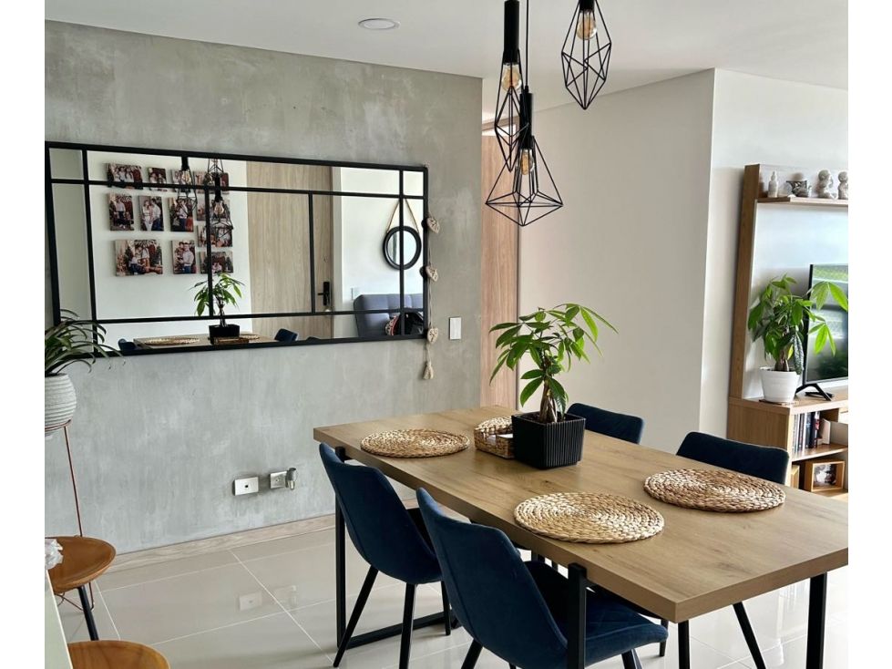 Apartamento en venta Antioquia Envigado El Salado 81 m2 Habitaciones 3 Baños 2 Garajes 2 Precio $660000000