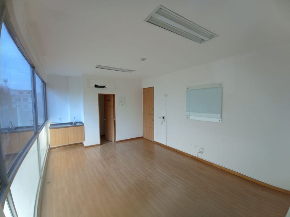 Oficina en venta Antioquia Medellín San Bernardo 25 m2 Habitaciones 0 Baños 0 Garajes 0 Precio $210000000