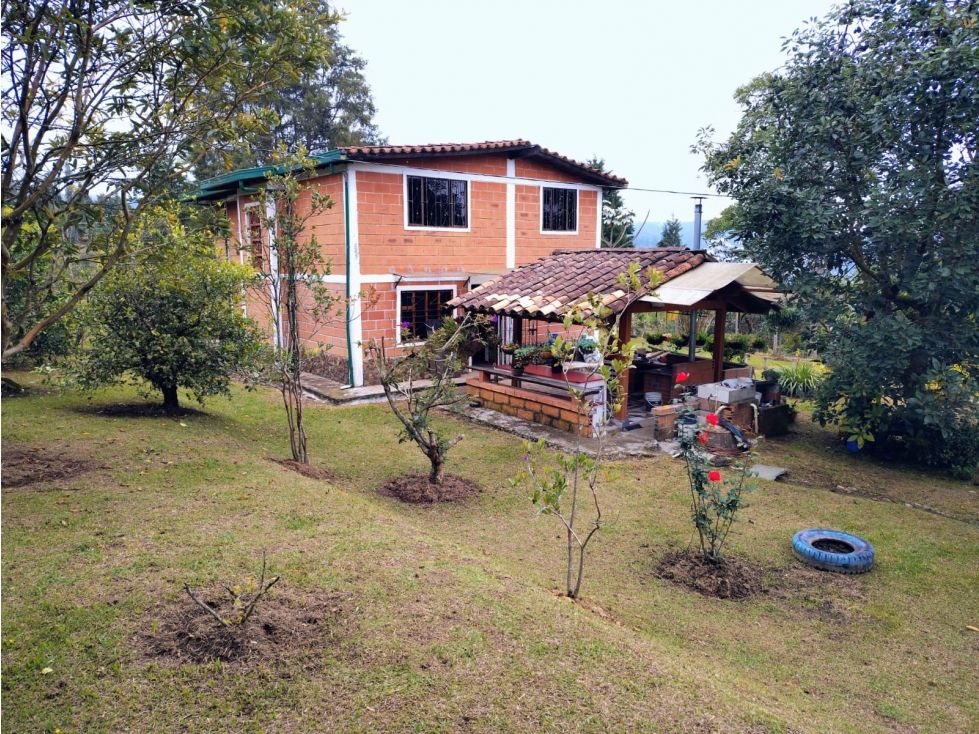 Casa Campestre en arriendo Antioquia Guarne Guarne 200 m2 Habitaciones 4 Baños 3 Garajes 2 Precio $3500000