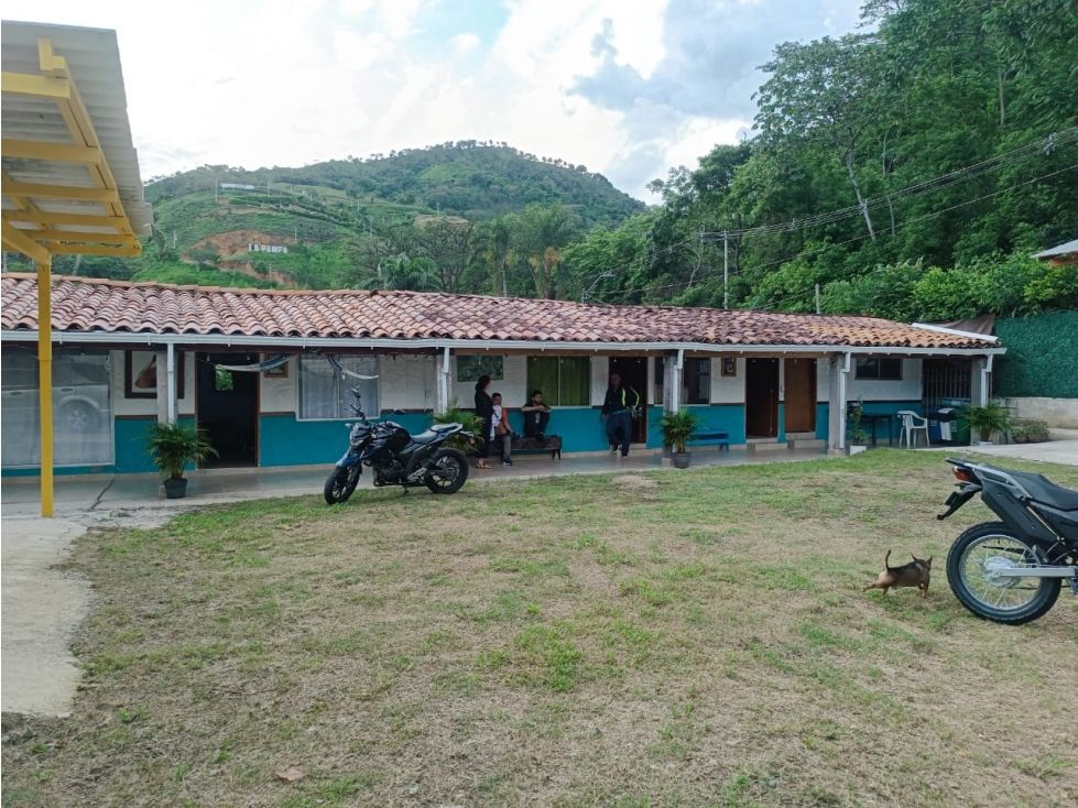 Casa Campestre en venta Antioquia Ciudad Bolívar Ciudad Bolívar 240 m2 Habitaciones 4 Baños 4 Garajes 8 Precio $650000000