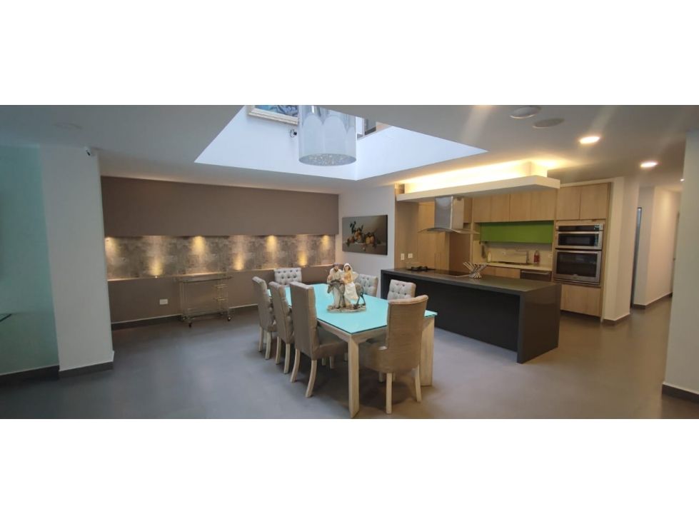 Casa en venta Antioquia Sabaneta Entre Amigos 650 m2 Habitaciones 7 Baños 6 Garajes 3 Precio $3200000000