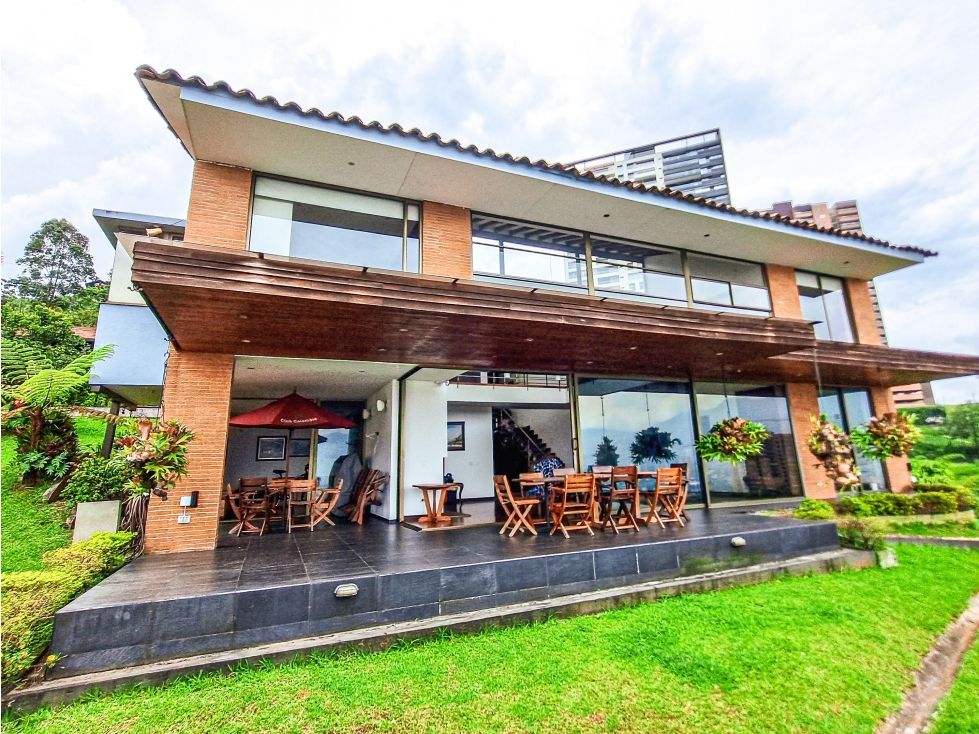 Casa en venta Antioquia Sabaneta Sabaneta 570 m2 Habitaciones 4 Baños 5 Garajes 4 Precio $3400000000