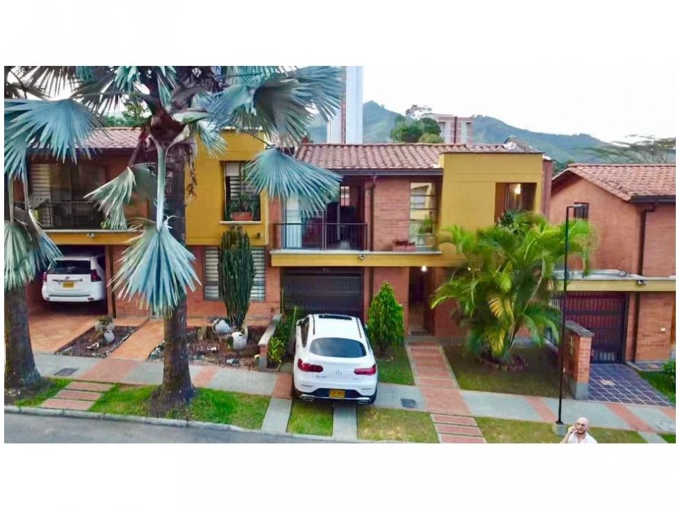 Casa en venta Antioquia Itagüí Itagüí 144 m2 Habitaciones 3 Baños 2 Garajes 2 Precio $1050000000