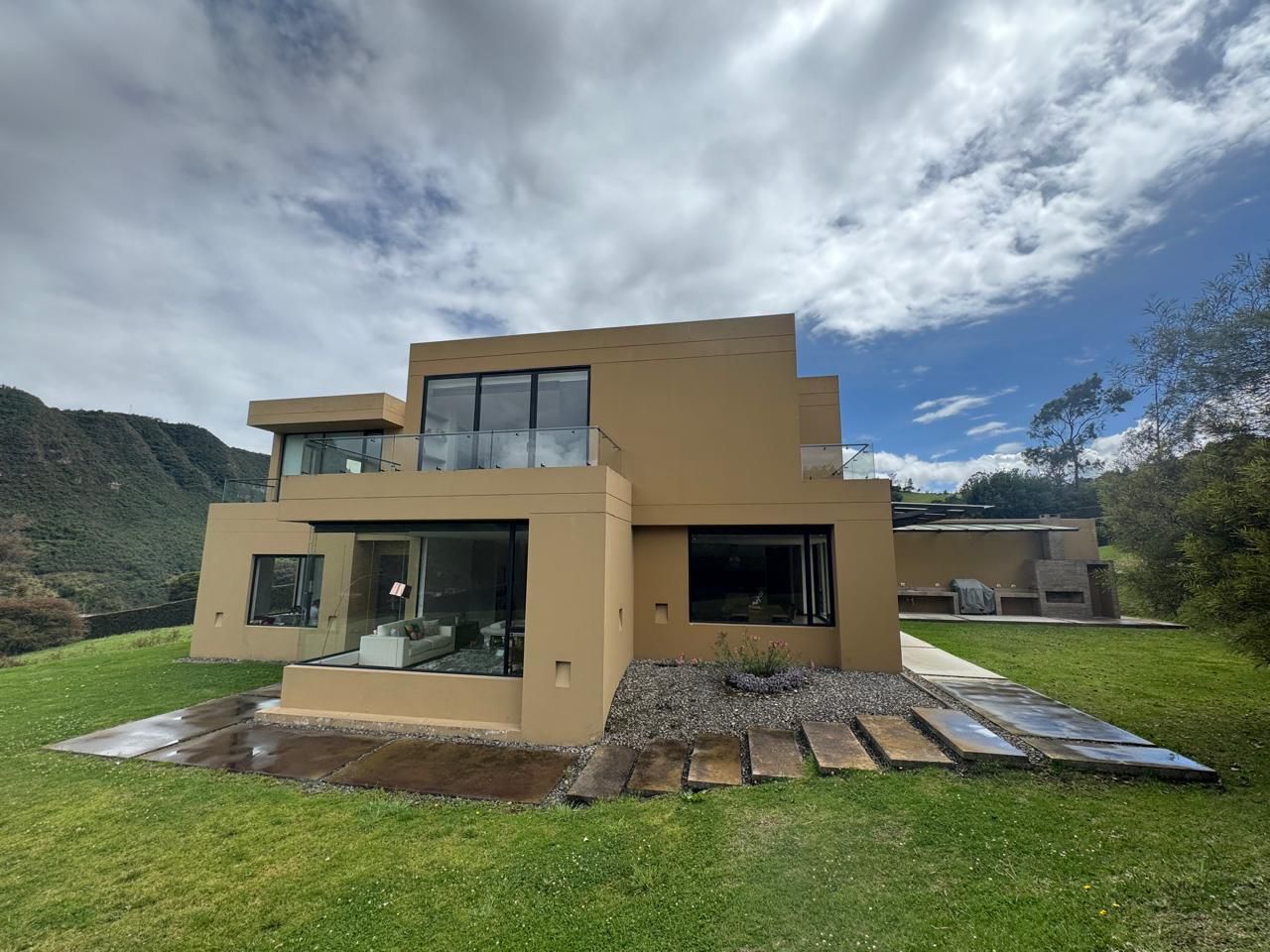Apartamento en venta Cundinamarca La Calera La Calera 400 m2 Habitaciones 4 Baños 4 Garajes 2 Precio $2350000000