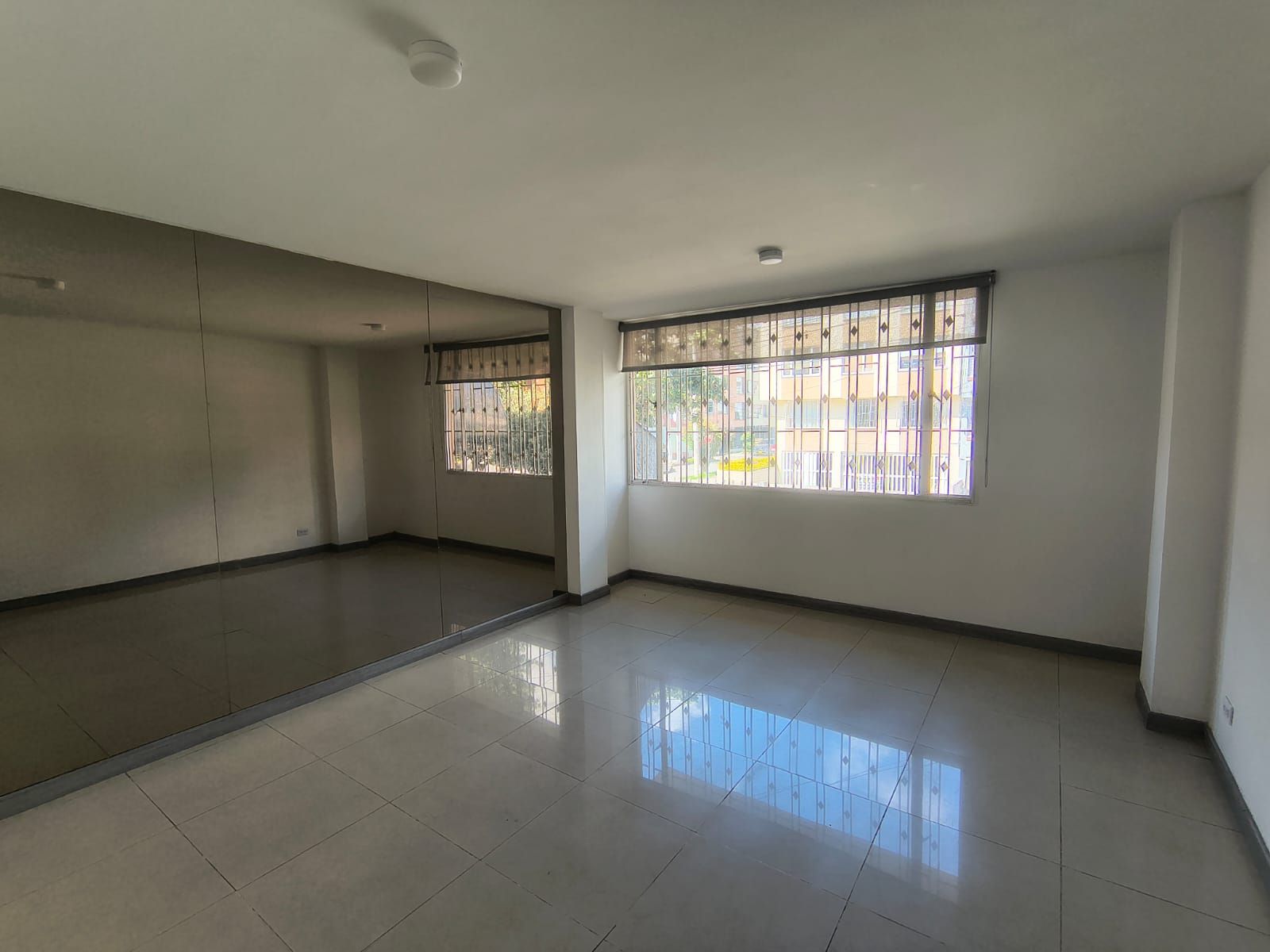 Apartamento en arriendo Cundinamarca Bogotá Parques De Lorena 90 m2 Habitaciones 3 Baños 2 Garajes 0 Precio $3150000