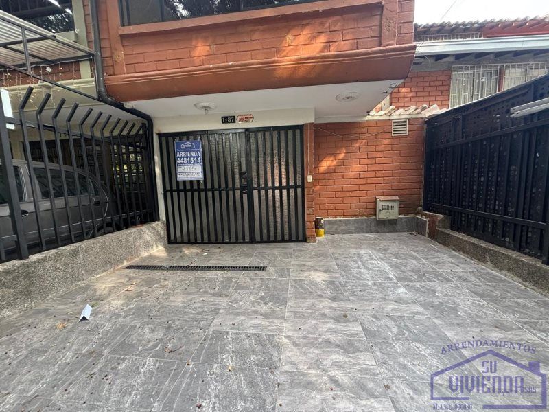 Casa en arriendo Antioquia Medellín Fatima 145 m2 Habitaciones 4 Baños 3 Garajes 1 Precio $3500000
