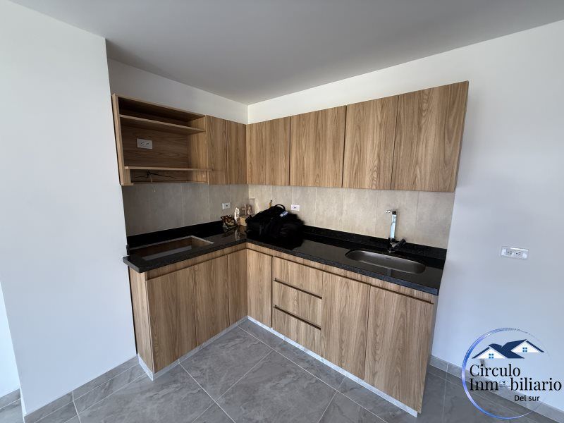 Apartamento en arriendo Antioquia Envigado Villas Del Vallejuelo 1 100 m2 Habitaciones 4 Baños 2 Garajes 0 Precio $3200000