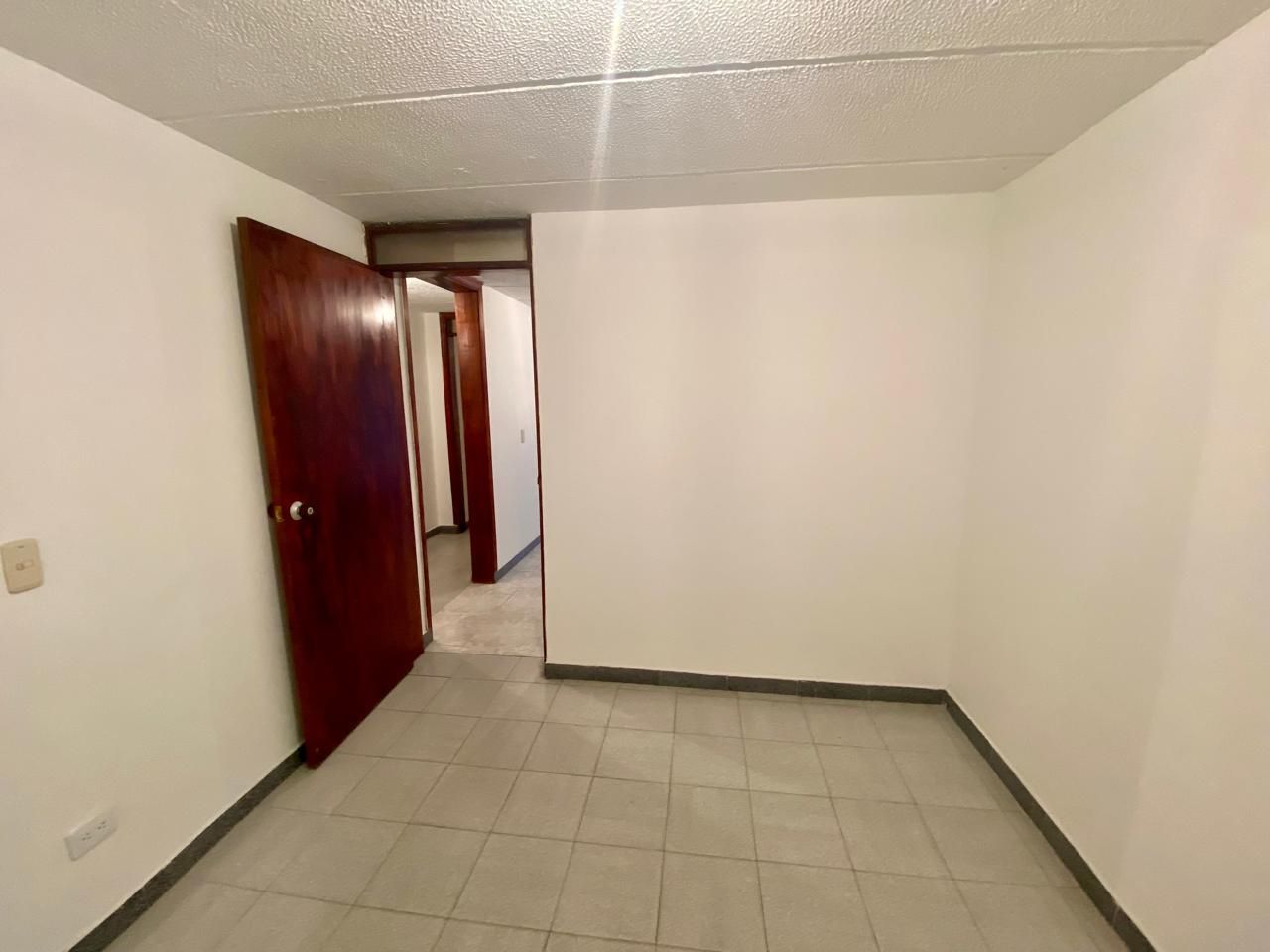 Apartamento en arriendo Cundinamarca Bogotá Cjr Villa Galante 56 m2 Habitaciones 3 Baños 1 Garajes 0 Precio $1400000