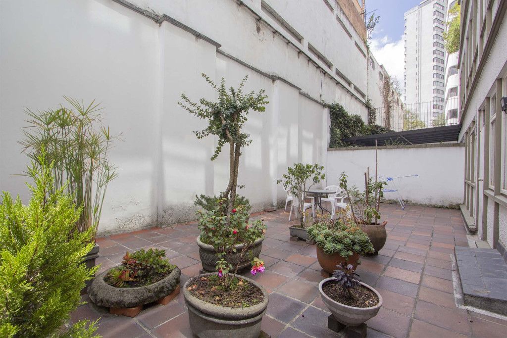 Apartamento en venta Cundinamarca Bogotá Los Rosales 212 m2 Habitaciones 3 Baños 4 Garajes 2 Precio $1000000000