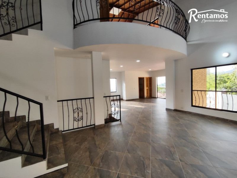 Casa en venta Antioquia Envigado La Clarita 350 m2 Habitaciones 5 Baños 5 Garajes 6 Precio $4000000000
