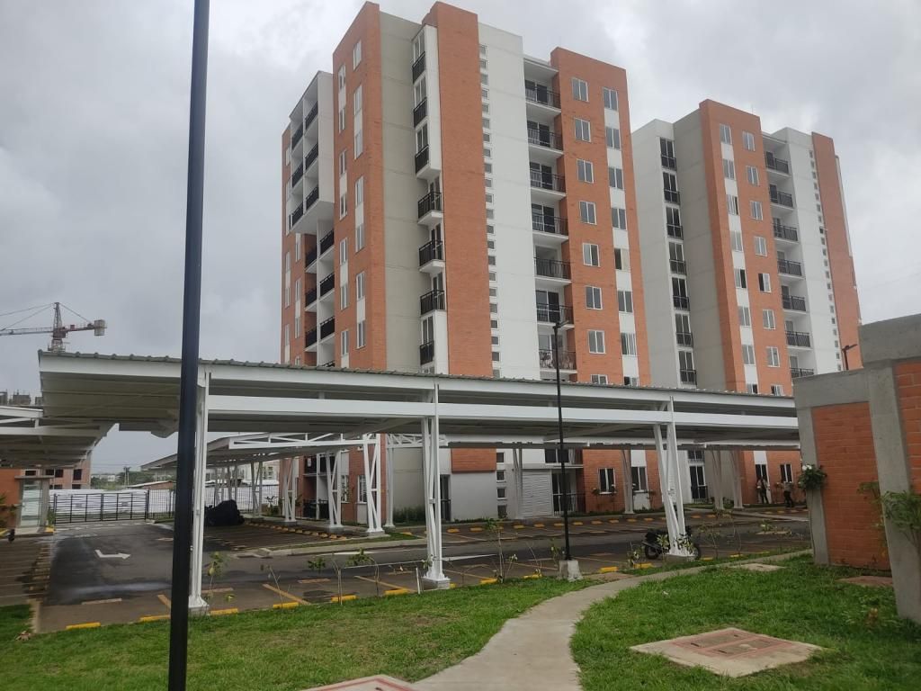 Apartamento en arriendo Valle Del Cauca Cali Conjunto Residencial Riveras Del Valle 70 m2 Habitaciones 3 Baños 2 Garajes 1 Precio $1800000