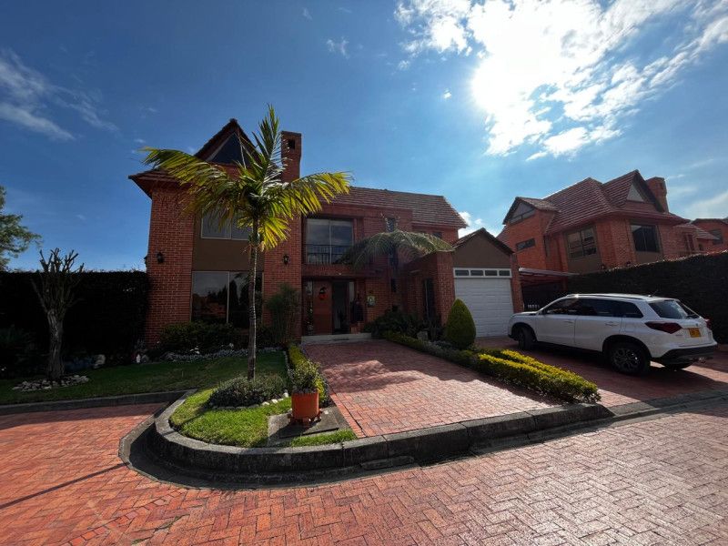 Casa en venta Cundinamarca Chía Chia 270 m2 Habitaciones 3 Baños 5 Garajes 5 Precio $1140000000