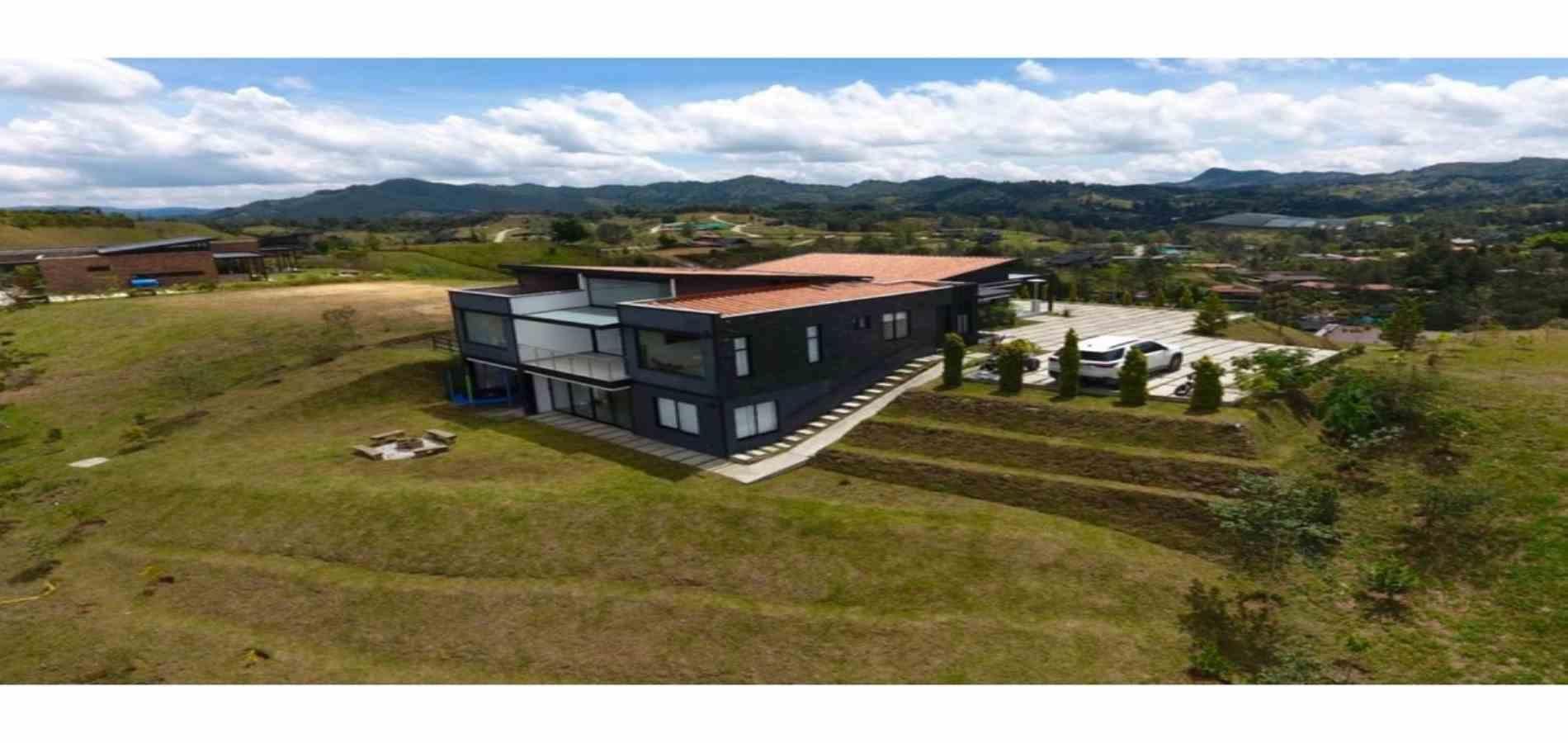 Local en arriendo Antioquia El Retiro El Retiro 361 m2 Habitaciones 0 Baños 5 Garajes 2 Precio $16000000