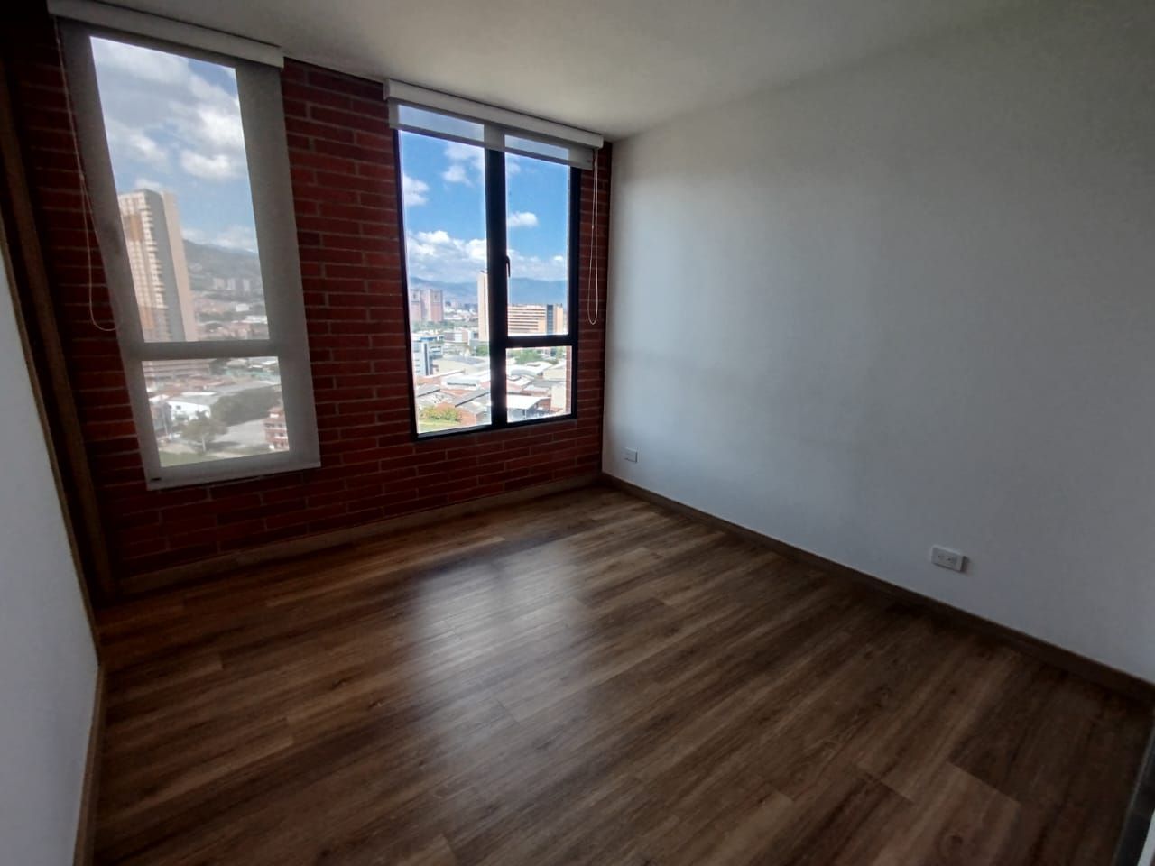 Apartamento en arriendo Antioquia Envigado Zona Centro 65 m2 Habitaciones 2 Baños 2 Garajes 1 Precio $3500000