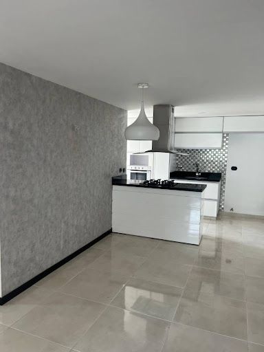 Apartamento en arriendo Antioquia Medellín Cuarta Brigada 104 m2 Habitaciones 3 Baños 2 Garajes 0 Precio $4300000