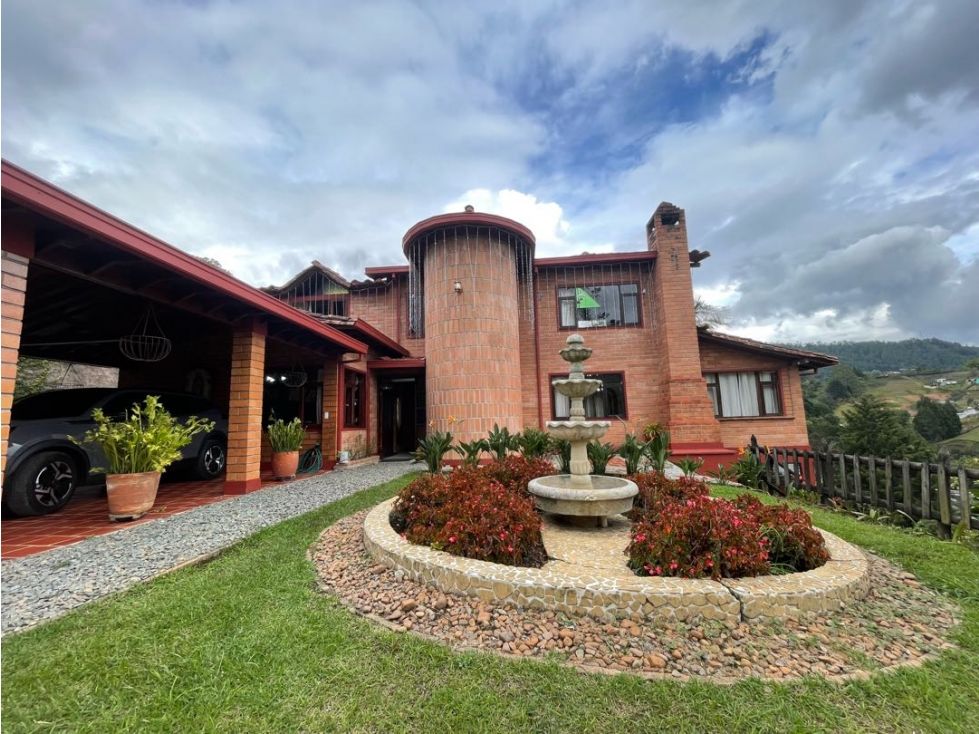 Casa Campestre en venta Antioquia Guarne San Antonio I 280 m2 Habitaciones 4 Baños 4 Garajes 7 Precio $1350000000