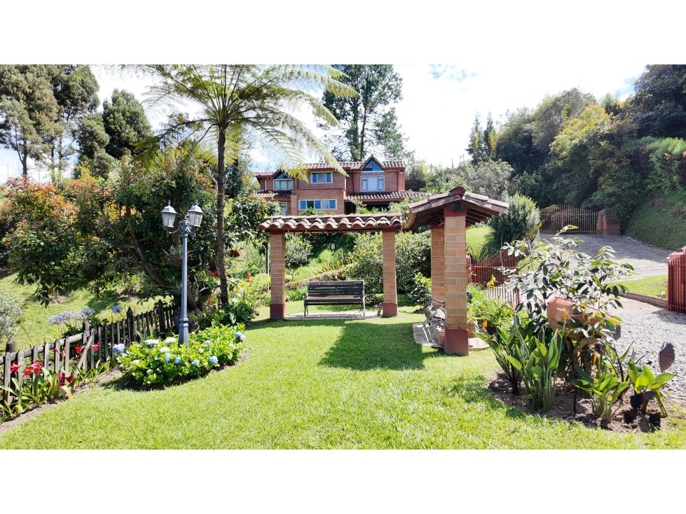 Casa Campestre en venta Antioquia Guarne San Antonio I 280 m2 Habitaciones 4 Baños 4 Garajes 7 Precio $1350000000