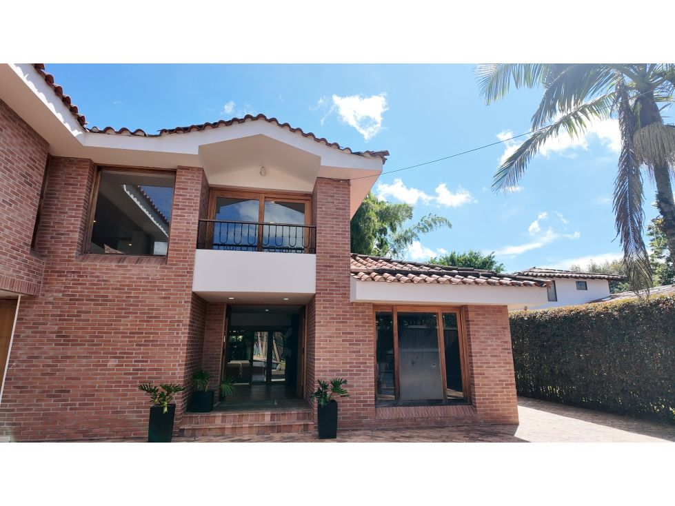 Casa en venta Antioquia Rionegro Gualanday 360 m2 Habitaciones 4 Baños 4 Garajes 6 Precio $2400000000