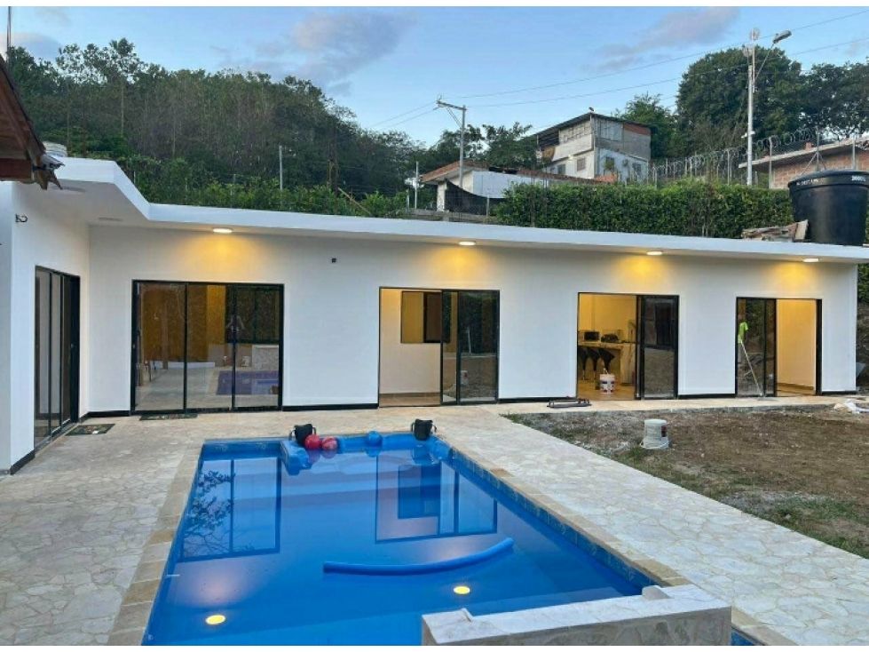 Finca en venta Antioquia Sopetrán Sopetran 150 m2 Habitaciones 3 Baños 2 Garajes 5 Precio $670000000