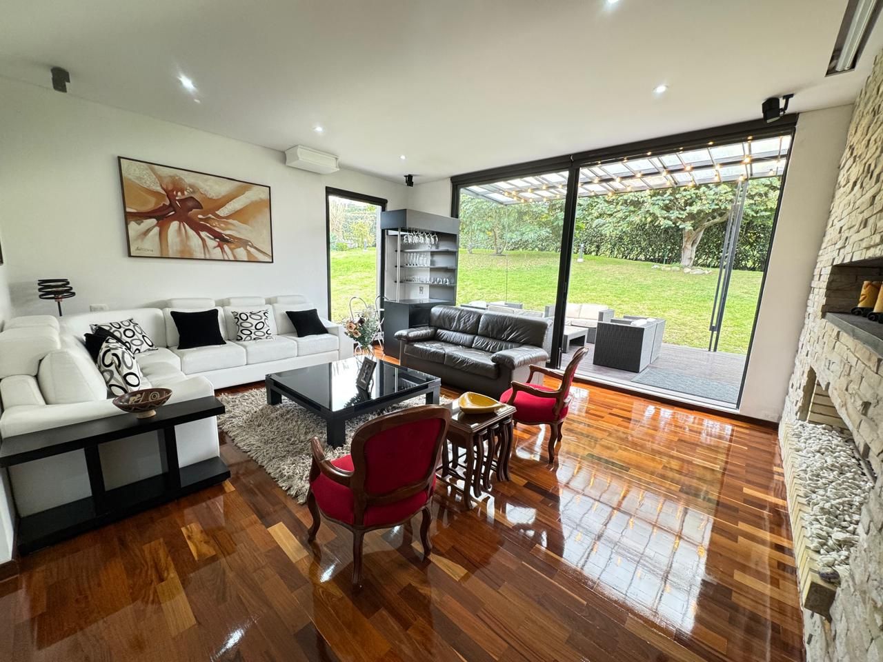 Casa en venta Cundinamarca La Calera La Calera 324 m2 Habitaciones 4 Baños 5 Garajes 2 Precio $2300000000