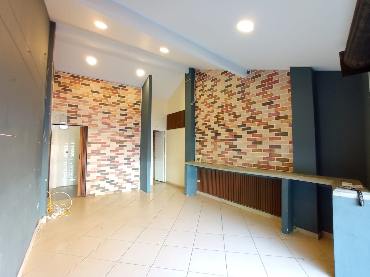 Local en arriendo Antioquia Medellín Miraflores 30 m2 Habitaciones 0 Baños 1 Garajes 0 Precio $2600000