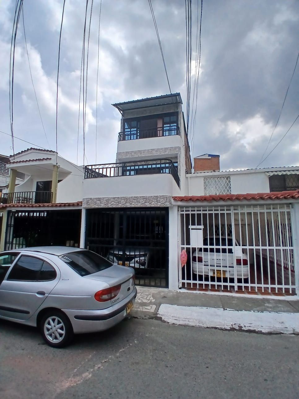 Casa en venta Valle Del Cauca Cali Torres De Confandi 150 m2 Habitaciones 4 Baños 3 Garajes 1 Precio $395000000