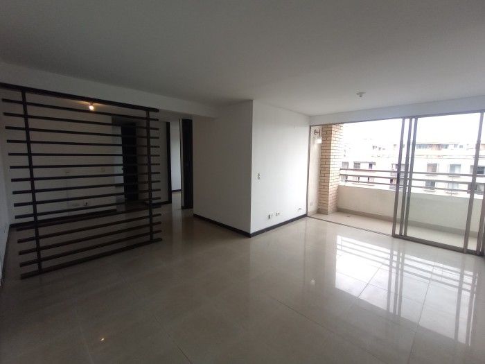 Apartamento en arriendo Valle Del Cauca Cali Area Libre - Parque Del Amor 82 m2 Habitaciones 3 Baños 2 Garajes 2 Precio $2700000