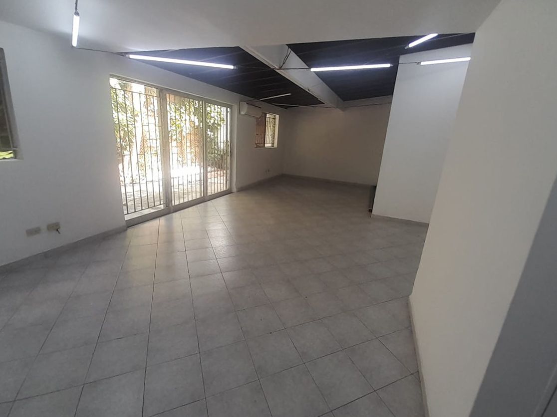 Oficina en arriendo Antioquia Medellín Patio Bonito 353 m2 Habitaciones 0 Baños 6 Garajes 0 Precio $19500000
